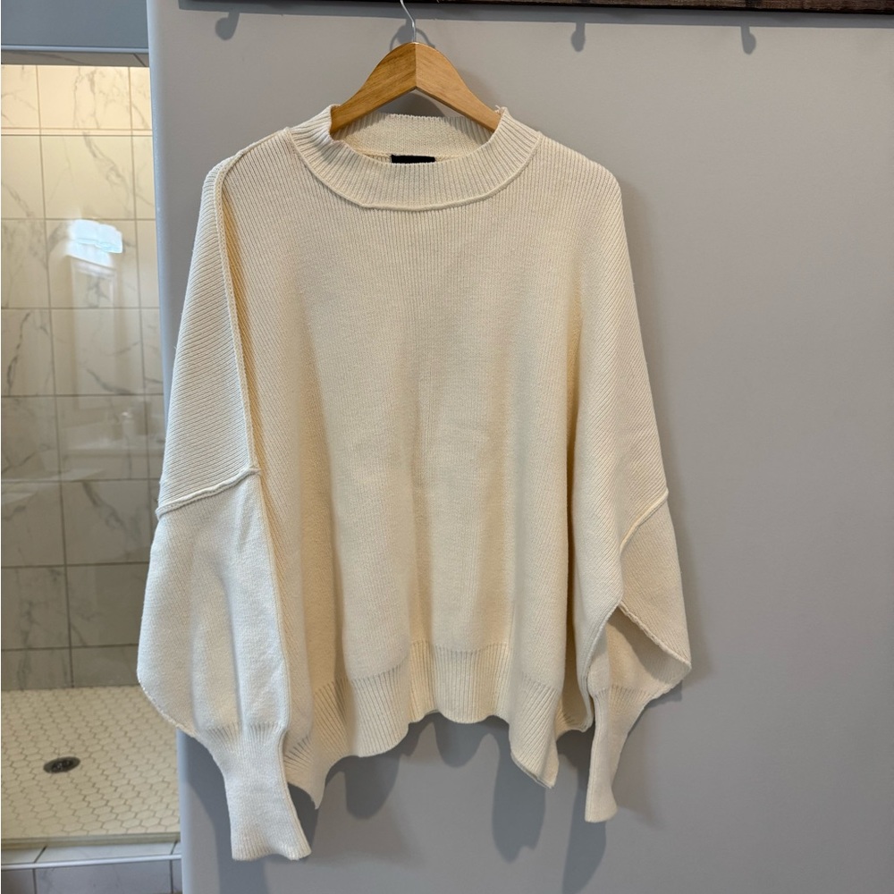 VICI Elouise Knit Oversized Pullover Sweater Cream - Size M - gently used